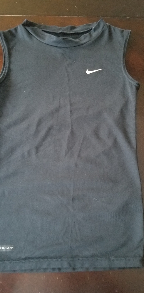 Nike  youth shirt 10-12